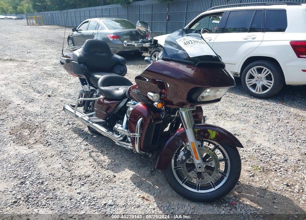 2018 HARLEY-DAVIDSON FLTRU VIN: 1HD1KGD16JB631298
