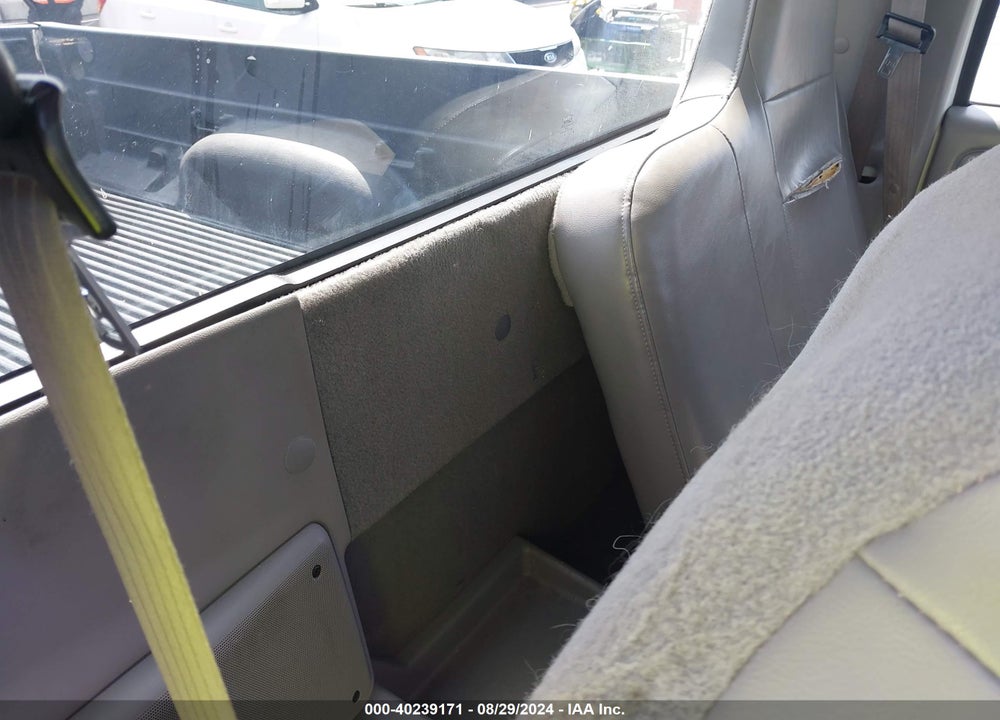 2000 FORD RANGER VIN: 1FTYR10C1YPB33992