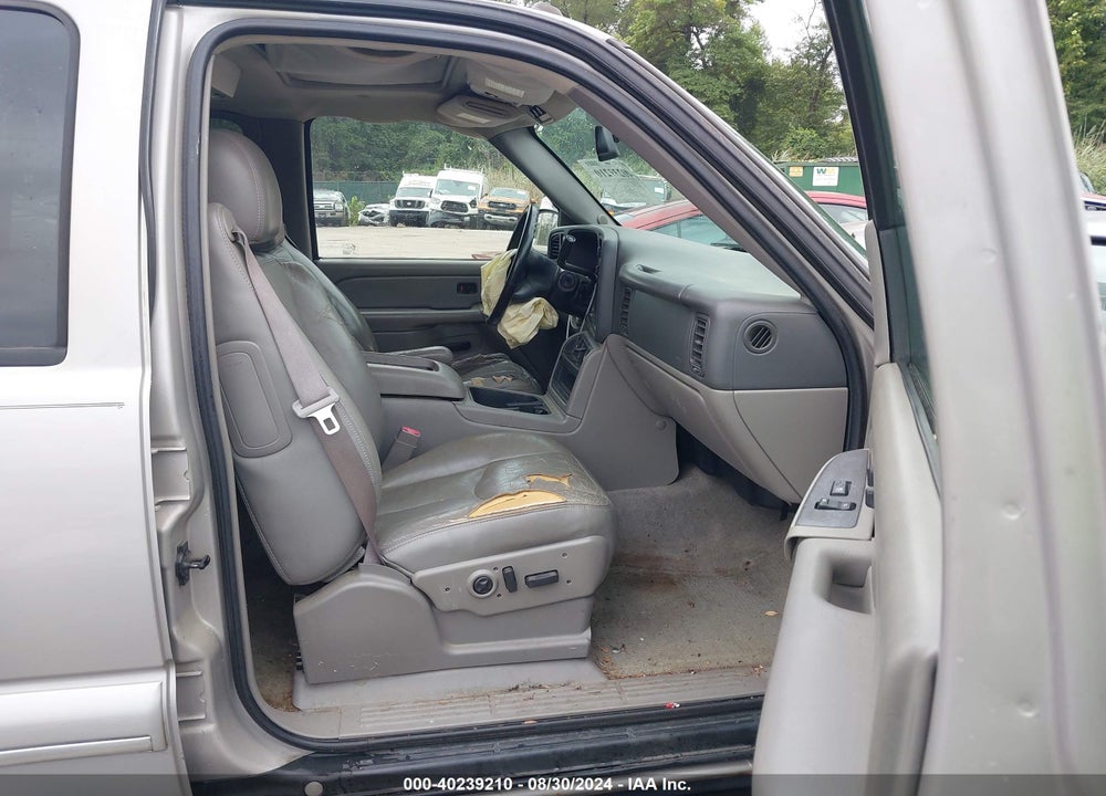 2004 CHEVROLET TAHOE LT VIN: 1GNEK13ZX4J141889