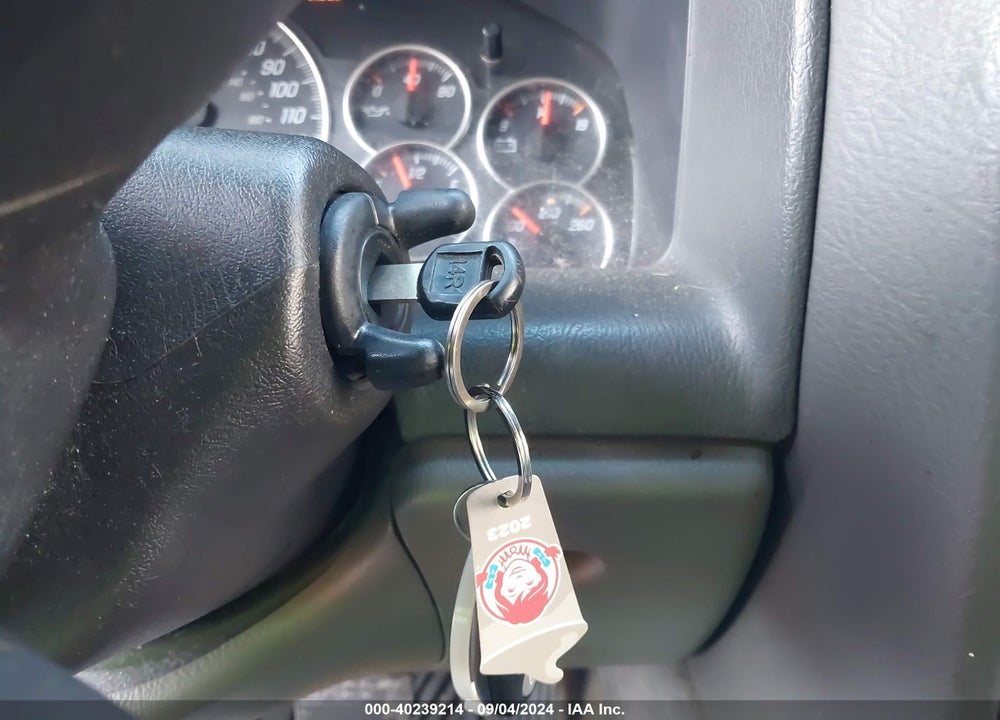 2002 GMC ENVOY VIN: 1GKDT13S022102258