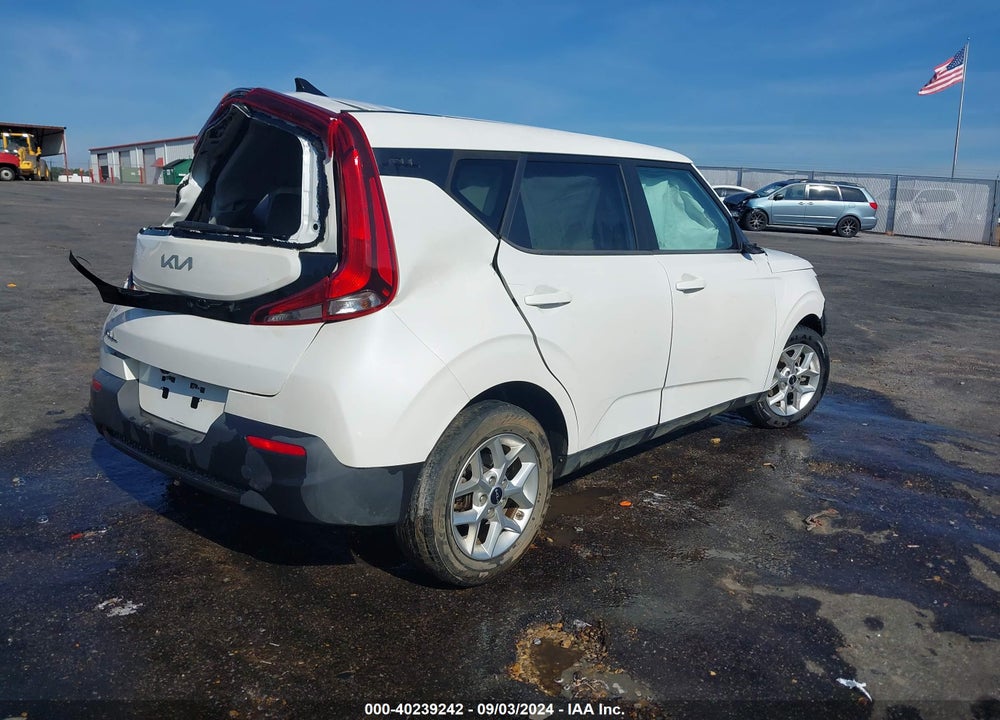 2022 KIA SOUL LX VIN: KNDJ23AU4N7180258