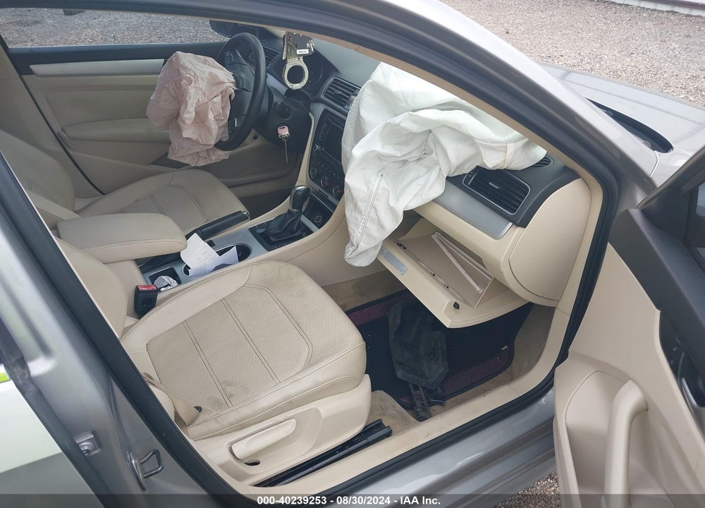 2013 VOLKSWAGEN PASSAT 2.5L SE VIN: 1VWBH7A3XDC080458