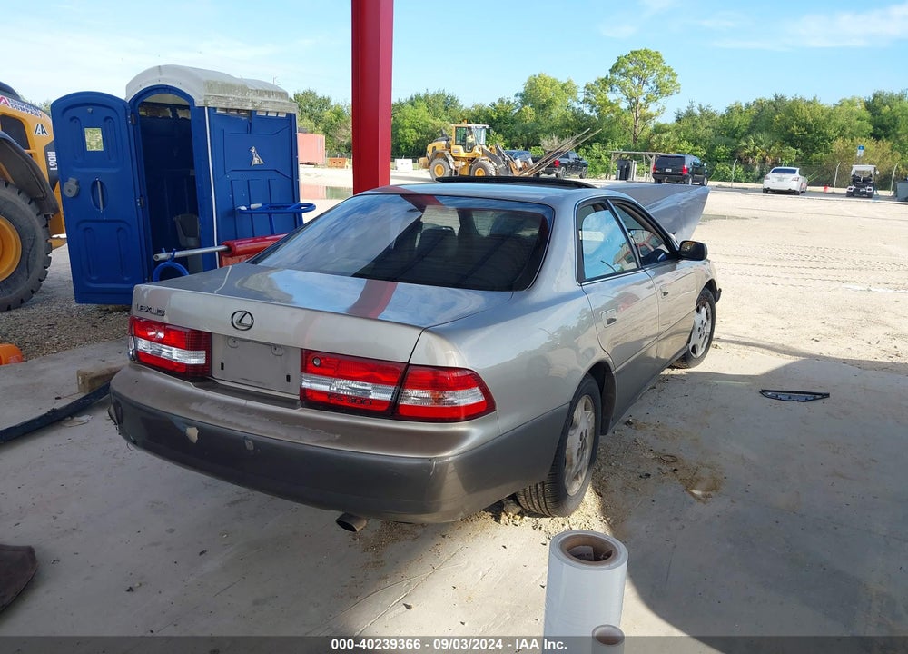 2000 LEXUS ES 300 VIN: JT8BF28G6Y0270896