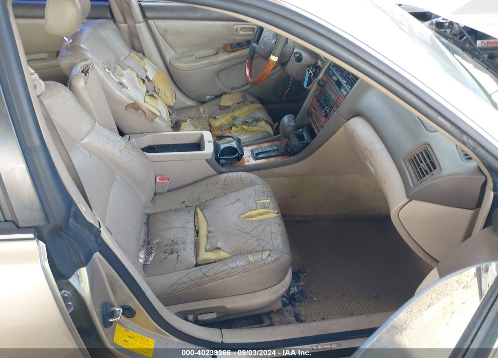 2000 LEXUS ES 300 VIN: JT8BF28G6Y0270896