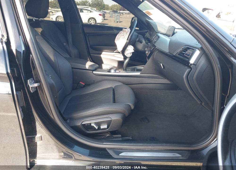 2018 BMW 330 VIN: WBA8D9C59JA013471
