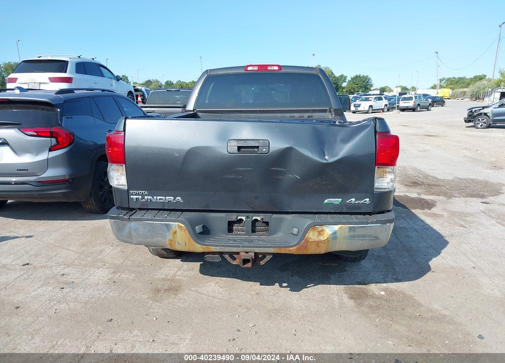 2011 TOYOTA TUNDRA GRADE 5.7L V8 VIN: 5TFUW5F13BX179996