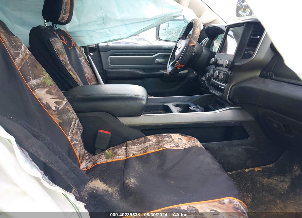 2020 RAM 1500 BIG HORN QUAD CAB 4X4 6'4 BOX VIN: 1C6SRFBT0LN280980