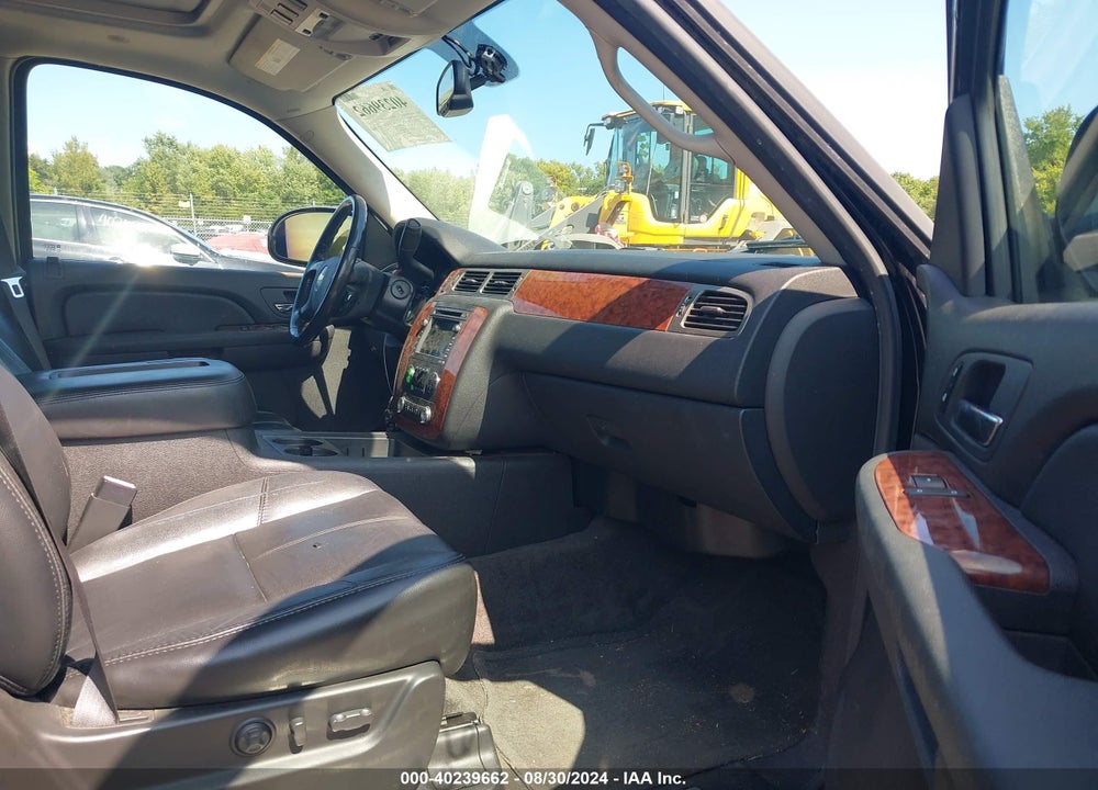 2007 CHEVROLET SUBURBAN 1500 LTZ VIN: 1GNFK16367J196582