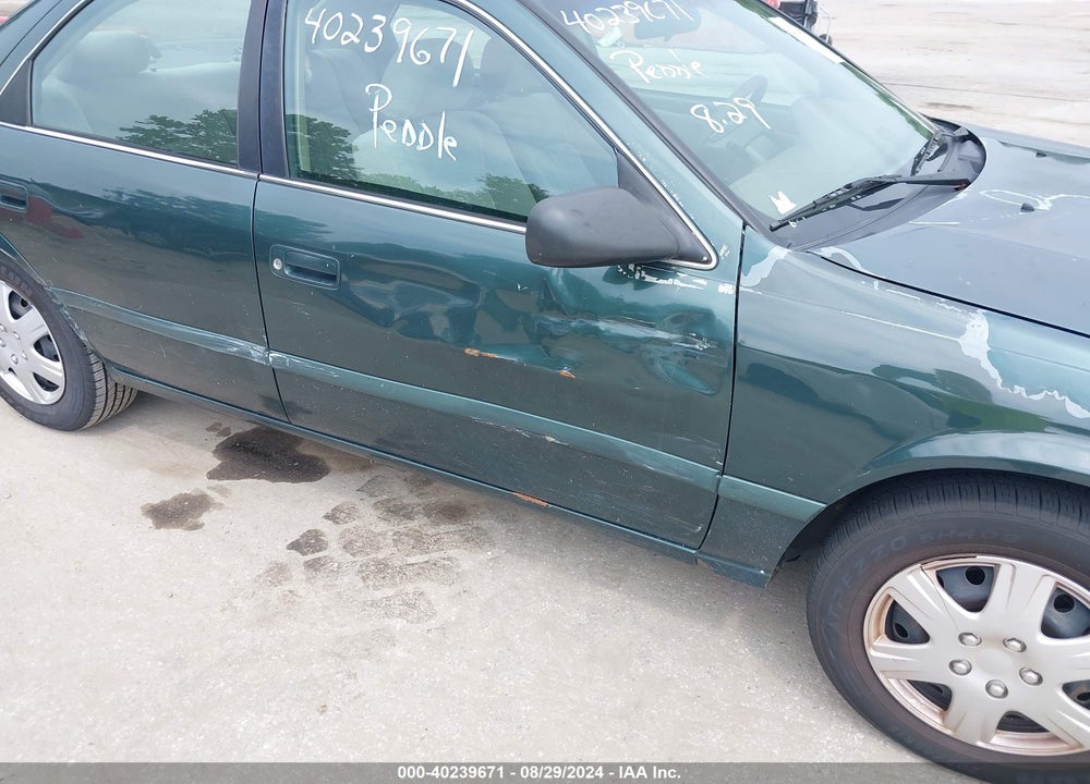 2000 TOYOTA CAMRY LE VIN: 4T1BG22K2YU733603
