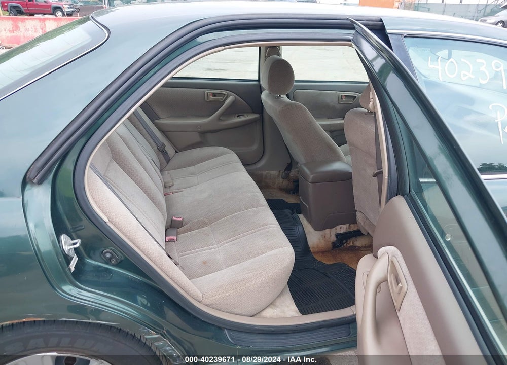 2000 TOYOTA CAMRY LE VIN: 4T1BG22K2YU733603