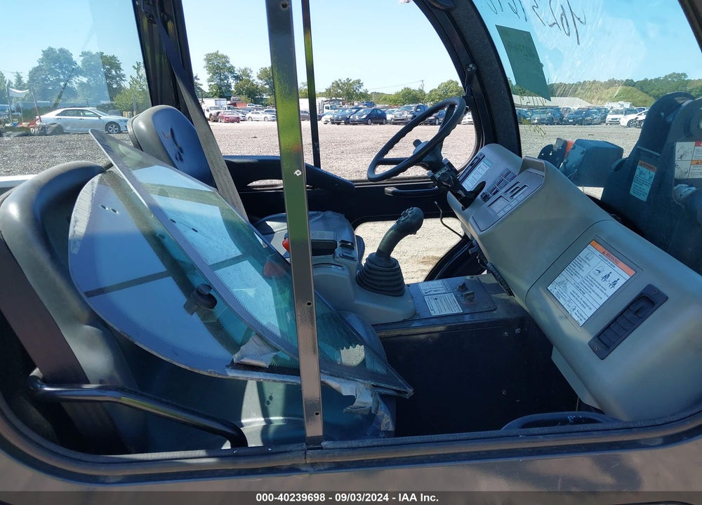2014 UNDEFINED TOOLCAT 5600 VIN: AHG811464