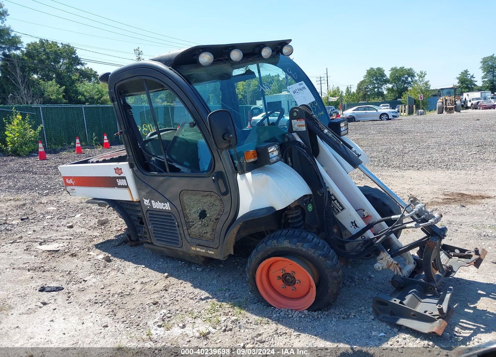 2014 UNDEFINED TOOLCAT 5600 VIN: AHG811464
