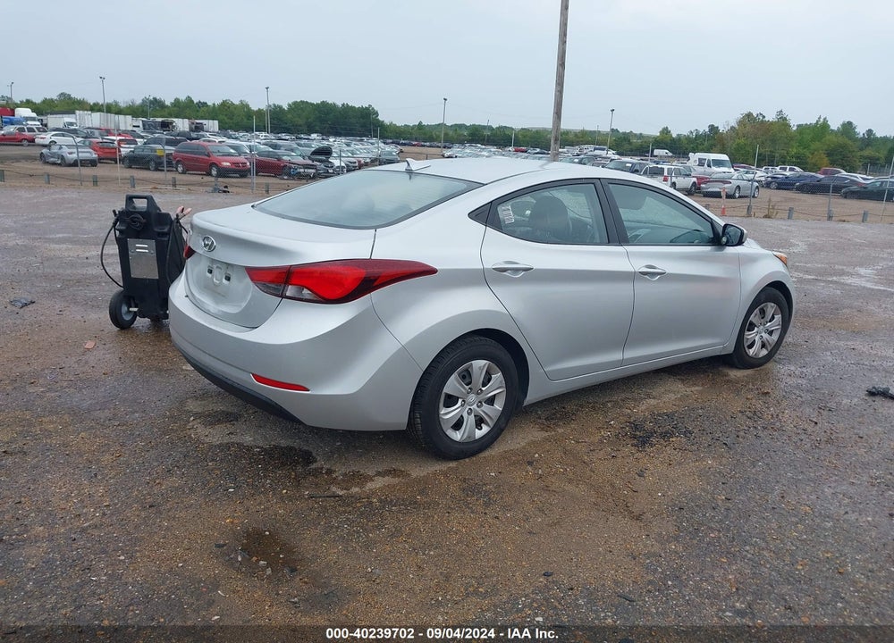 2016 HYUNDAI ELANTRA SE VIN: 5NPDH4AEXGH735836