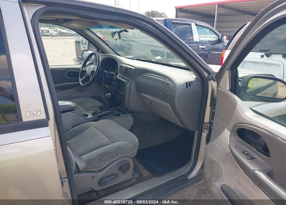 2002 CHEVROLET TRAILBLAZER LS VIN: 1GNDS13S222482595