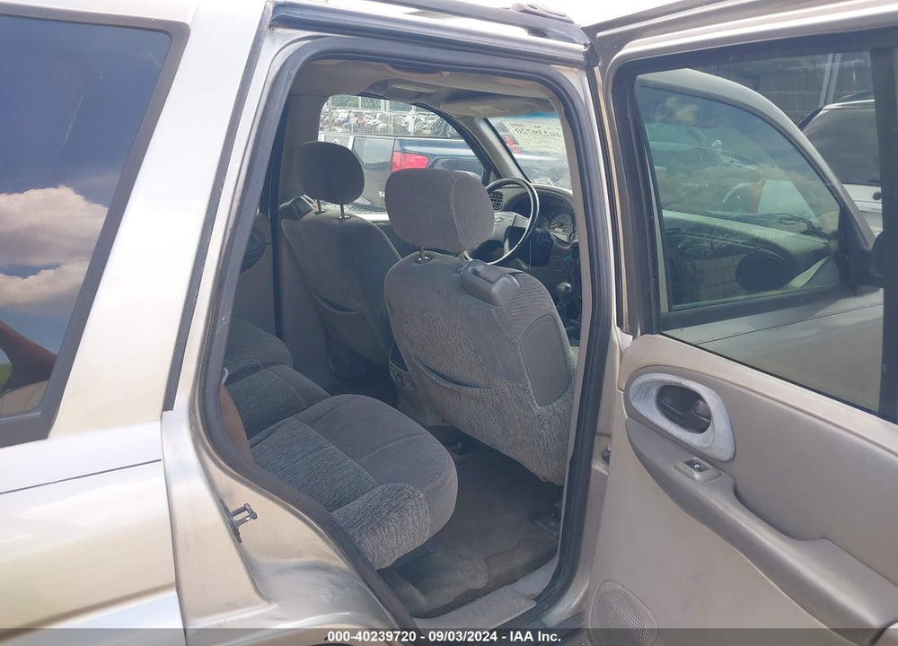 2002 CHEVROLET TRAILBLAZER LS VIN: 1GNDS13S222482595