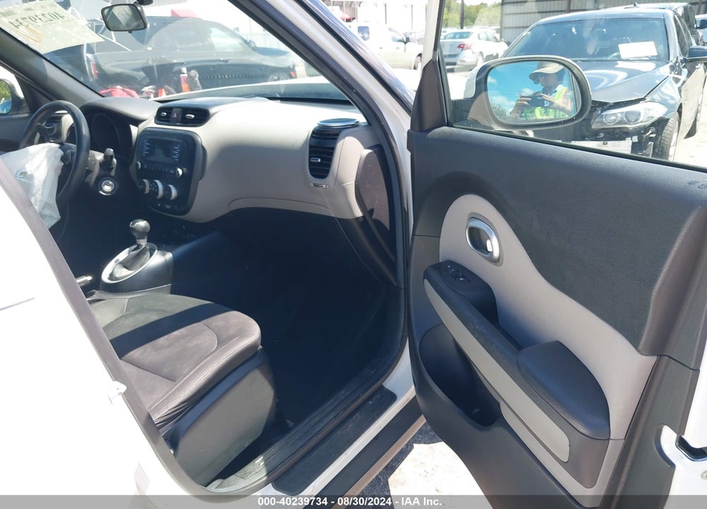2014 KIA SOUL VIN: KNDJN2A24E7058614
