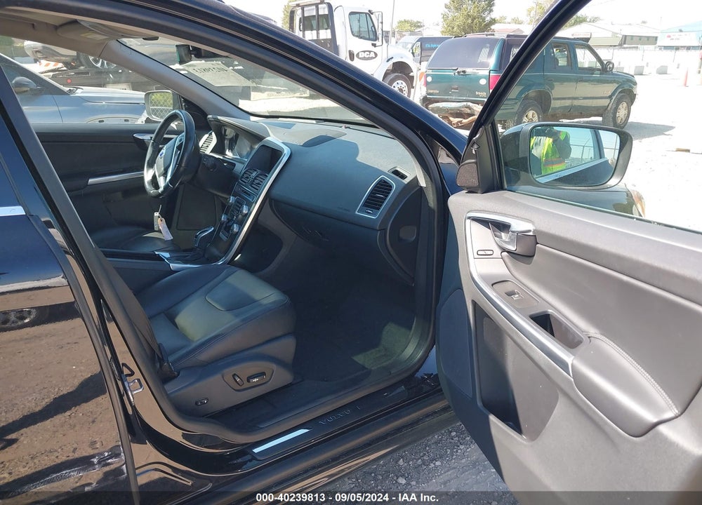 2016 VOLVO XC60 T5 DRIVE-E PLATINUM VIN: YV440MDM4G2792994