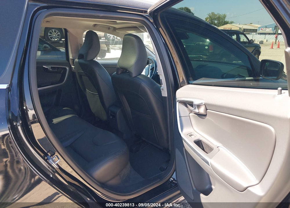 2016 VOLVO XC60 T5 DRIVE-E PLATINUM VIN: YV440MDM4G2792994