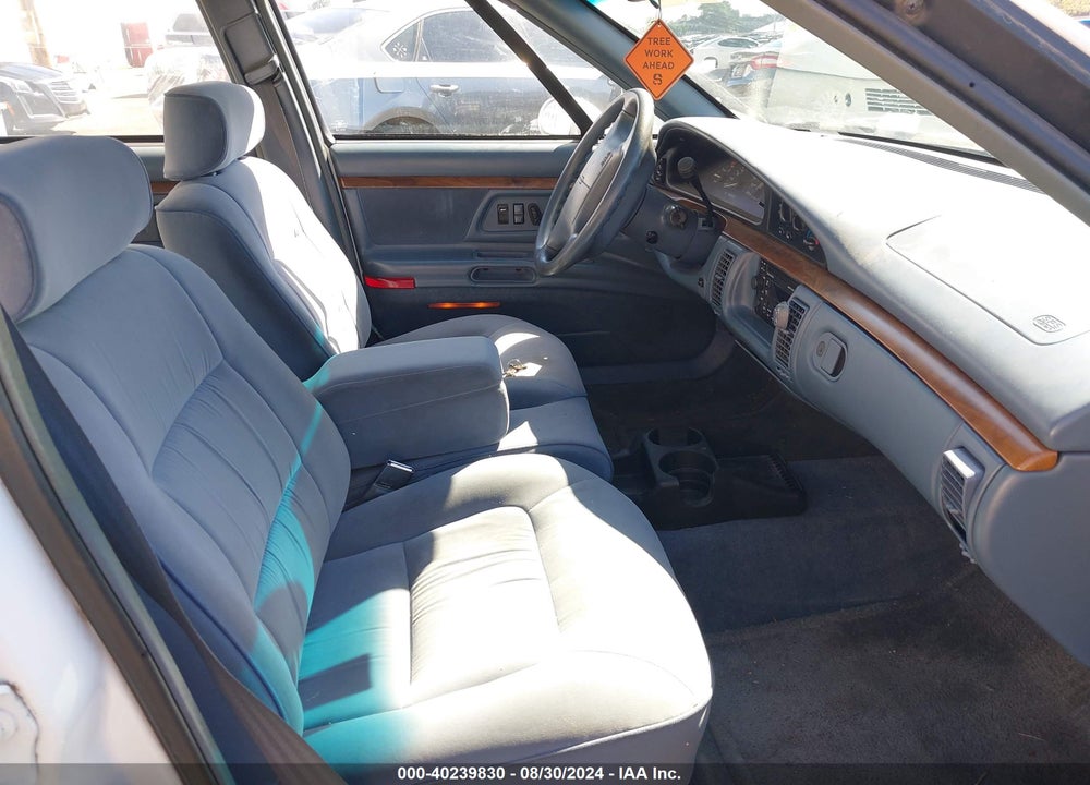 1996 OLDSMOBILE 88 LS VIN: 1G3HN52K7T4819553