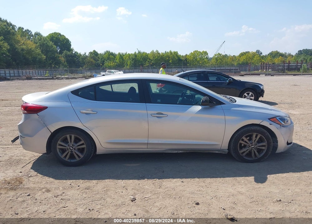 2018 HYUNDAI ELANTRA SEL VIN: 5NPD84LF0JH274188