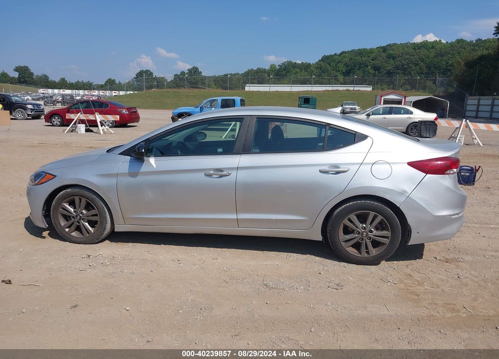 2018 HYUNDAI ELANTRA SEL VIN: 5NPD84LF0JH274188