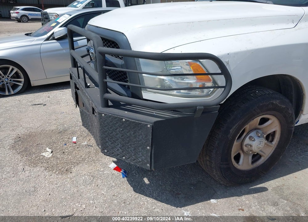 2018 RAM 2500 TRADESMAN 4X2 8' BOX VIN: 3C7WR4HJ1JG189052