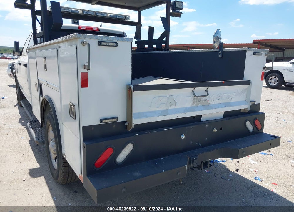 2018 RAM 2500 TRADESMAN 4X2 8' BOX VIN: 3C7WR4HJ1JG189052