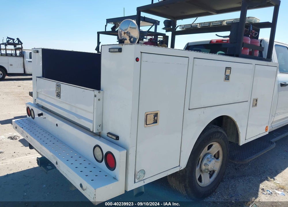 2018 RAM 2500 TRADESMAN 4X2 8' BOX VIN: 3C7WR4HJ6JG172697