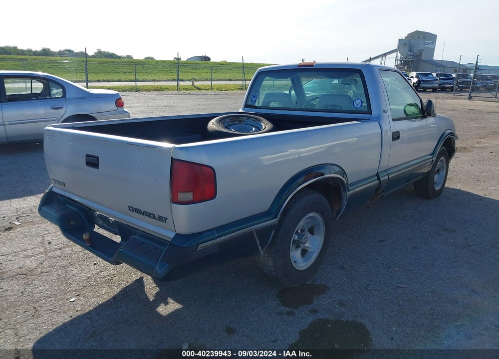 1996 CHEVROLET S TRUCK S10 VIN: 1GCCS14X2T8189289
