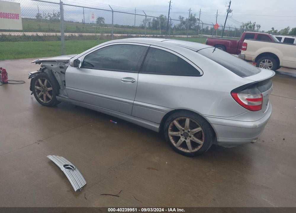 2005 MERCEDES-BENZ C 230 KOMPRESSOR SPORT VIN: WDBRN40J05A648589