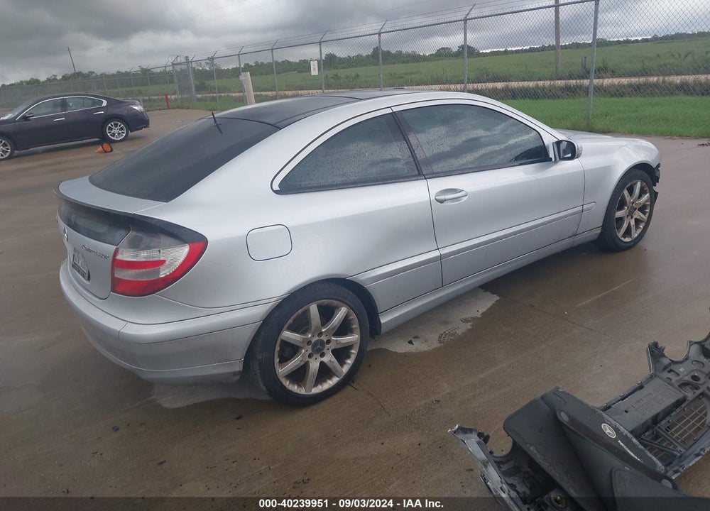 2005 MERCEDES-BENZ C 230 KOMPRESSOR SPORT VIN: WDBRN40J05A648589