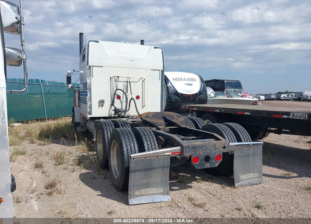 2000 FREIGHTLINER FLD120 VIN: 1FUPCSZB2YPB96169