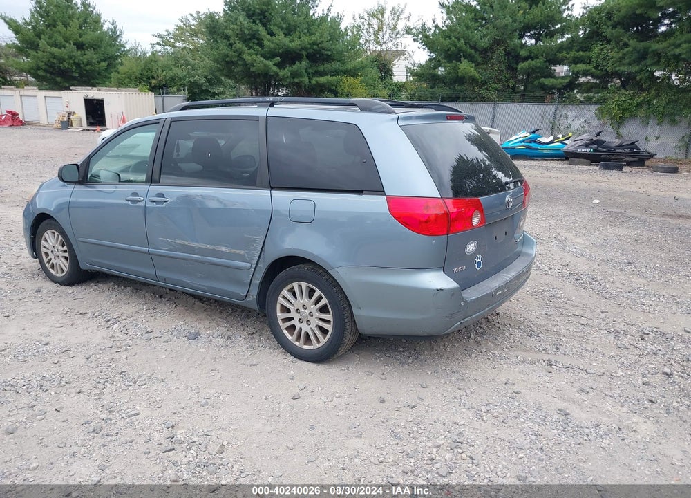2010 TOYOTA SIENNA XLE VIN: 5TDYK4CC7AS318870