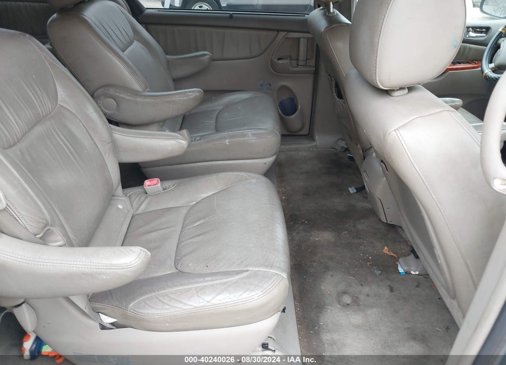 2010 TOYOTA SIENNA XLE VIN: 5TDYK4CC7AS318870