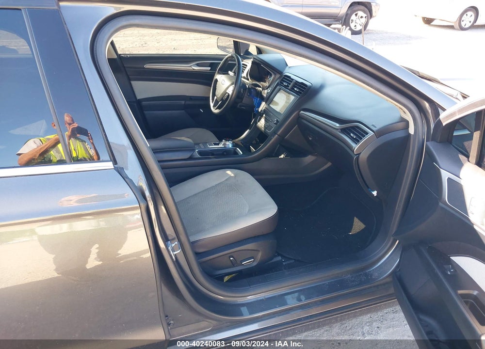 2019 FORD FUSION SE VIN: 3FA6P0HD7KR131545