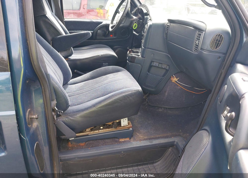 2000 CHEVROLET ASTRO VIN: 1GNDM19W1YB119802