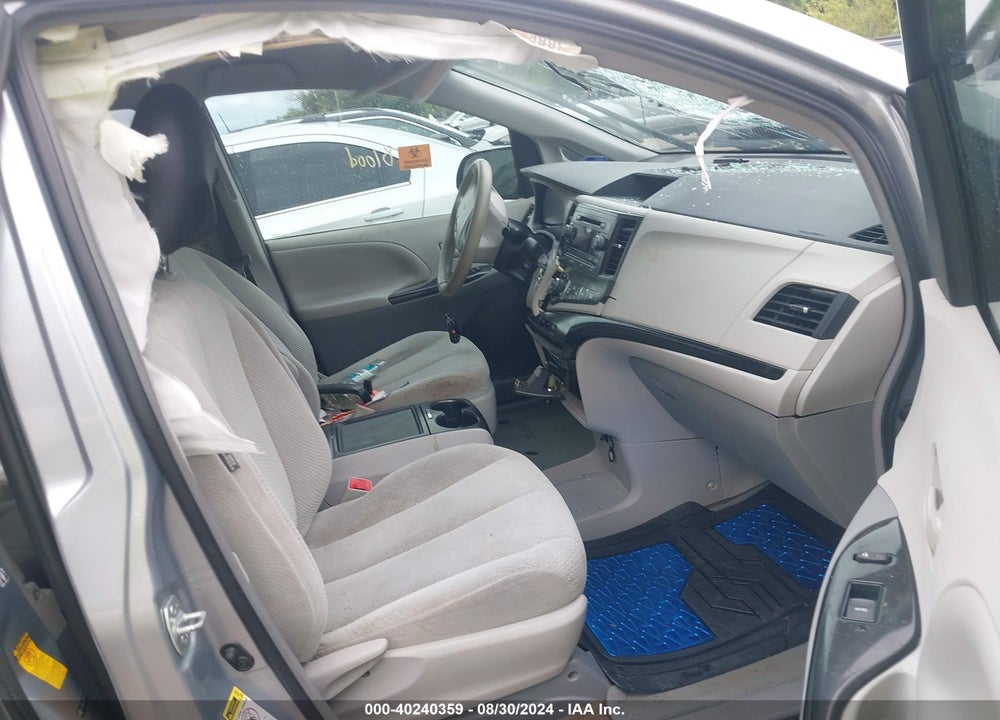 2014 TOYOTA SIENNA LE V6 8 PASSENGER VIN: 5TDKK3DC0ES492168