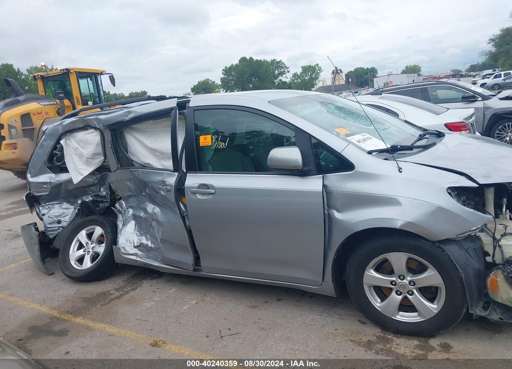 2014 TOYOTA SIENNA LE V6 8 PASSENGER VIN: 5TDKK3DC0ES492168