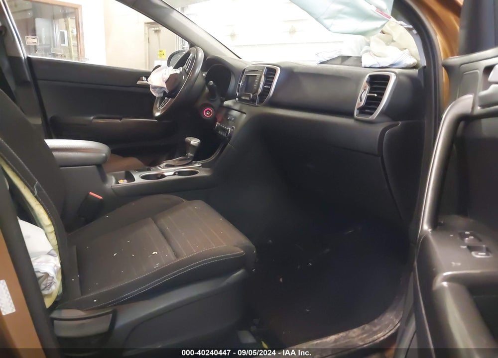 2018 KIA SPORTAGE LX VIN: KNDPMCAC2J7390203