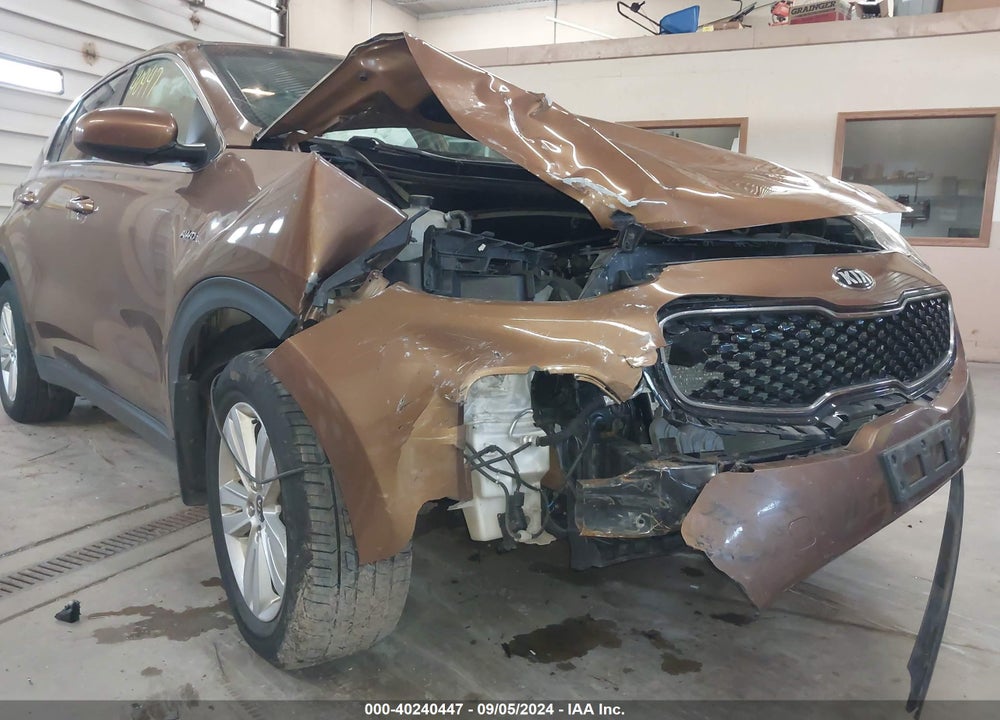 2018 KIA SPORTAGE LX VIN: KNDPMCAC2J7390203