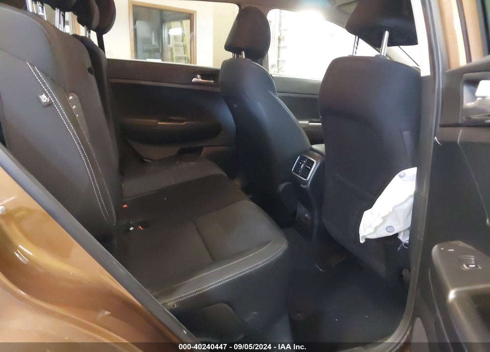 2018 KIA SPORTAGE LX VIN: KNDPMCAC2J7390203