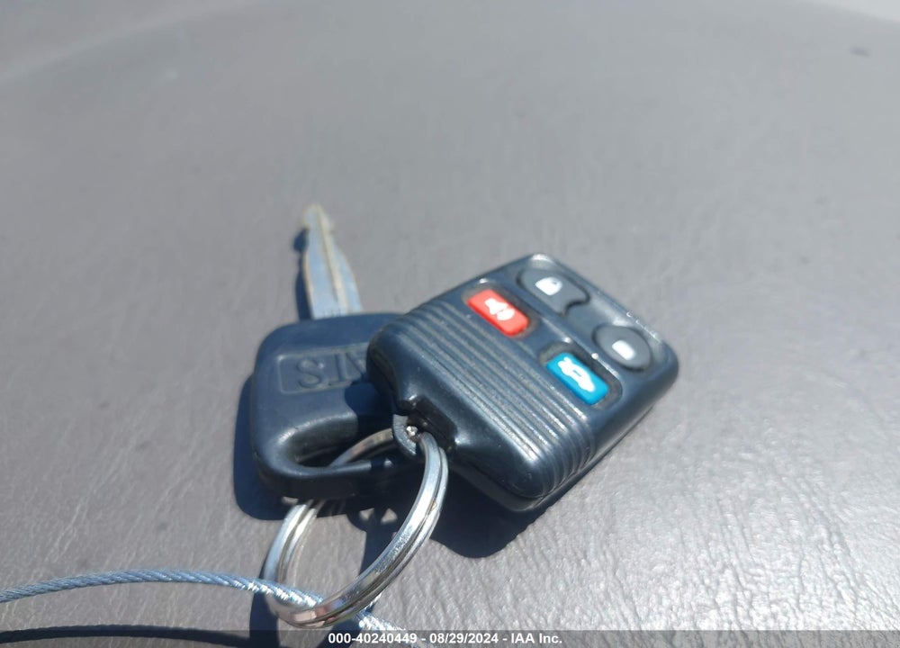 2000 FORD FOCUS SE VIN: 1FAFP3439YW386704
