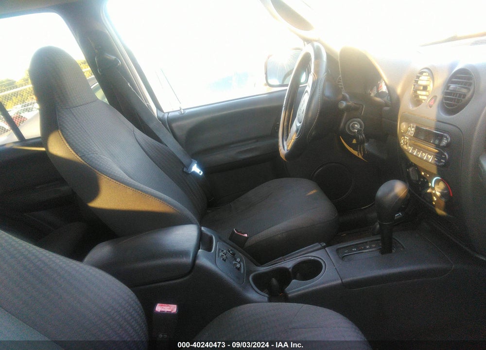 2004 JEEP LIBERTY VIN: 1J4GL48K54W155272