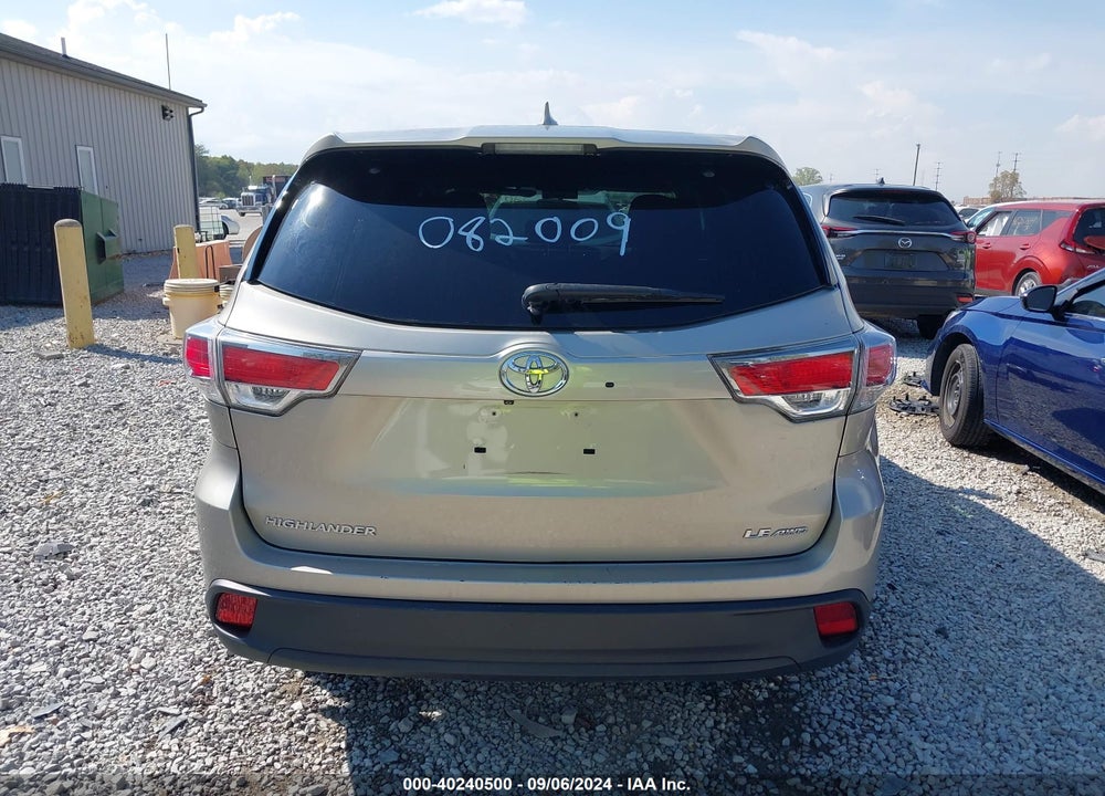 2015 TOYOTA HIGHLANDER LE PLUS V6 VIN: 5TDBKRFH5FS082009
