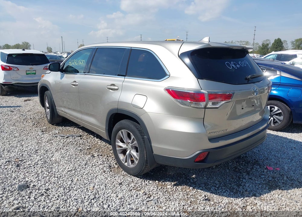 2015 TOYOTA HIGHLANDER LE PLUS V6 VIN: 5TDBKRFH5FS082009