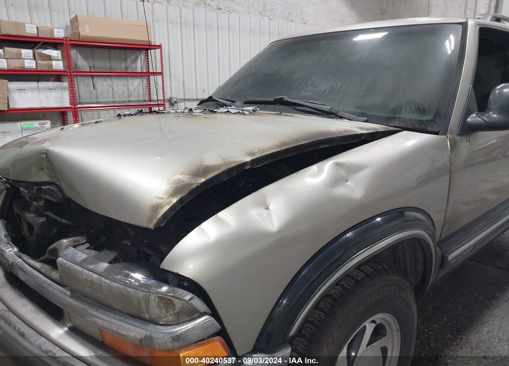 1998 CHEVROLET BLAZER LT VIN: 1GNDT13W1W2234800