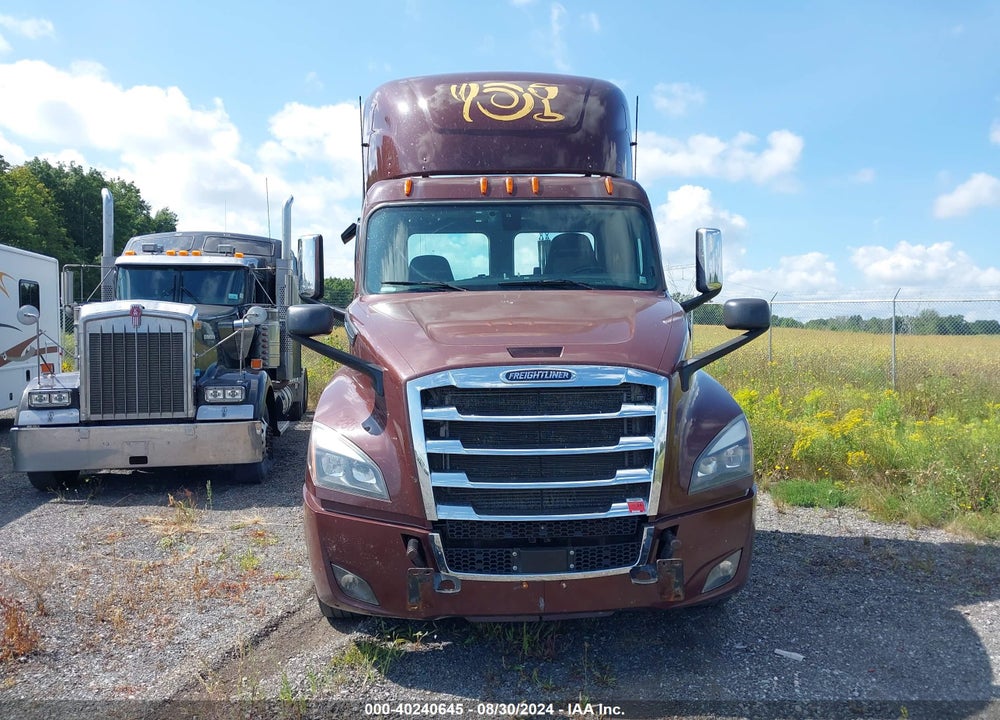 2018 FREIGHTLINER NEW CASCADIA 126 VIN: 3AKJHLDR2JSJW3849