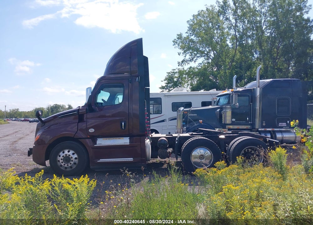 2018 FREIGHTLINER NEW CASCADIA 126 VIN: 3AKJHLDR2JSJW3849