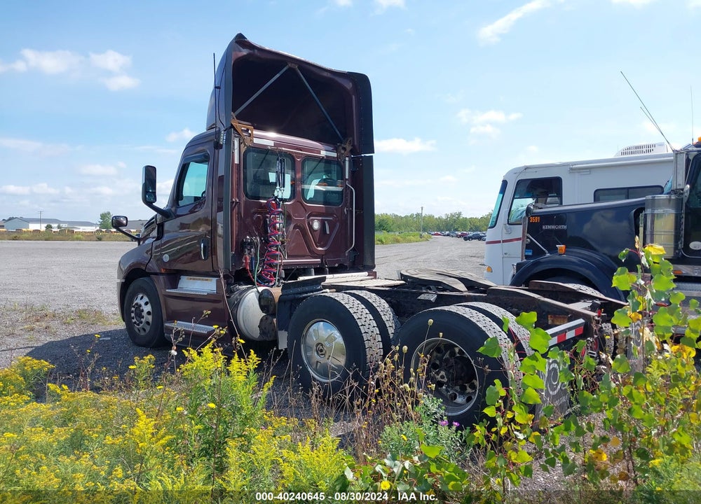 2018 FREIGHTLINER NEW CASCADIA 126 VIN: 3AKJHLDR2JSJW3849
