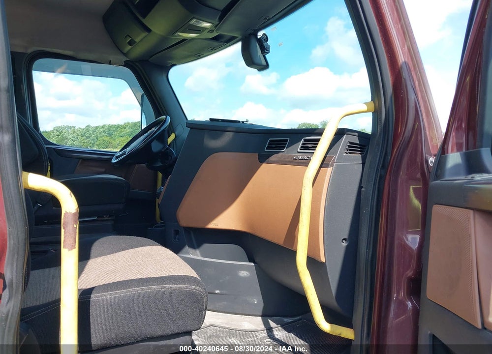 2018 FREIGHTLINER NEW CASCADIA 126 VIN: 3AKJHLDR2JSJW3849